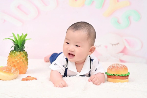 临猗宝宝在妈妈肚子里