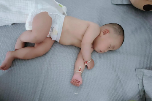 临猗怀孕多久肚子会胀气